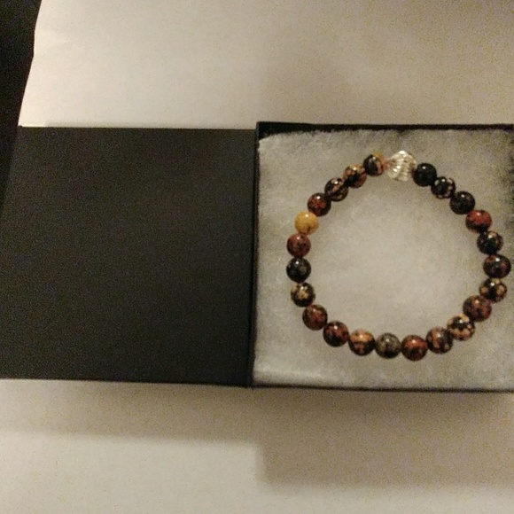 Red Snowflake Obsidian Stone Bracelet - Picture 7 of 8